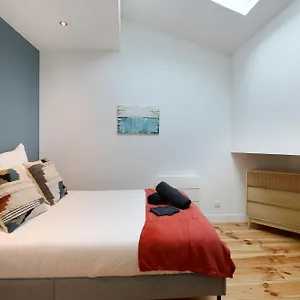  Appartement Lumineux, Moderne Et Entierement Equipe